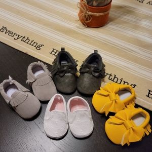 BABY GIRL SHOES  FREE W/BABY BOUNDLE